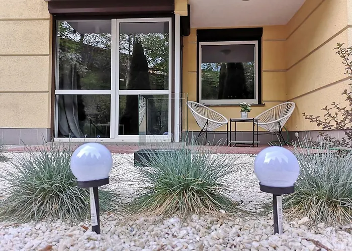 Tarasy Gdyni Z Ogrodkiem *